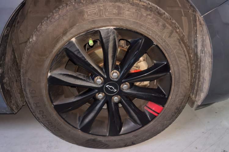Used Chevrolet Monza 2019 Redline 320T Dual-Clutch Sporty Version China VI Standard Right Front Wheel Hub