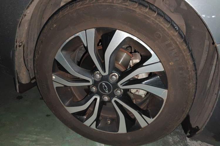 Used Chevrolet Monza 2019 RS 330T Automatic Comfort Edition China VI Standard Right Front Wheel Hub