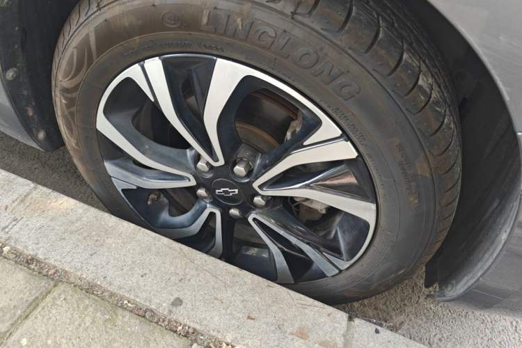 Used Chevrolet Monza 2019 RS 330T Automatic Comfort Edition China VI Standard Right Front Wheel Hub