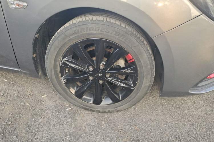 Used Chevrolet Monza 2019 Redline 320T Dual-Clutch Joyful Edition China VI Standard Right Front Wheel Hub