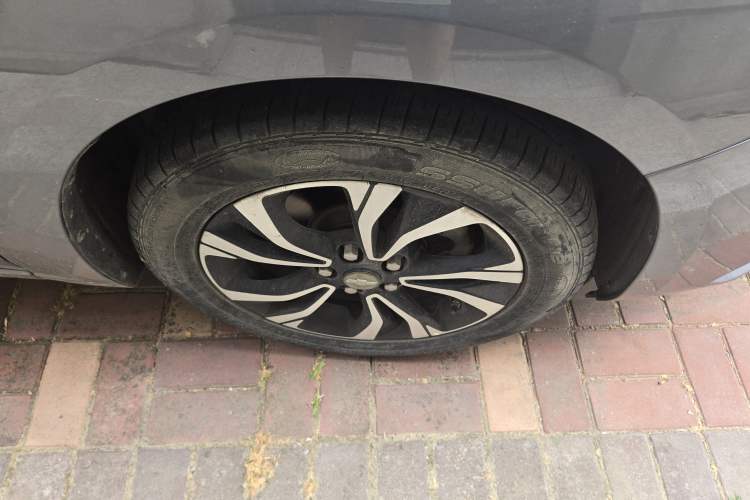Used Chevrolet Monza 2019 RS 330T Automatic Comfort Edition China VI Standard Right Front Wheel Hub