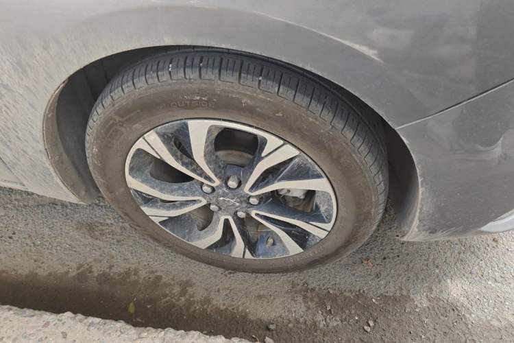 Used Chevrolet Monza 2019 RS 330T Automatic Comfort Edition China VI Standard Right Front Wheel Hub