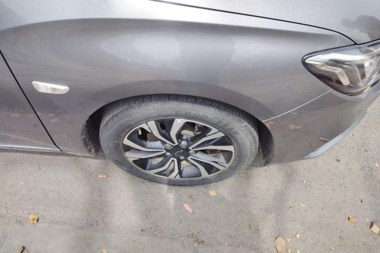 Used Chevrolet Monza 2019 RS 330T Automatic Comfort Edition China VI Standard Right Front Wheel Hub