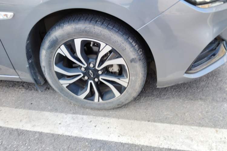 Used Chevrolet Monza 2019 RS 330T Automatic Comfort Edition China VI Standard Right Front Wheel Hub