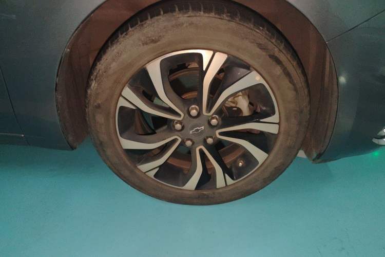 Used Chevrolet Monza 2019 RS 330T Automatic Comfort Edition China VI Standard Right Front Wheel Hub