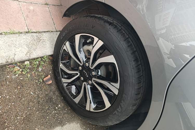 Used Chevrolet Monza 2019 RS 330T Automatic Comfort Edition China VI Standard Right Rear Wheel Hub