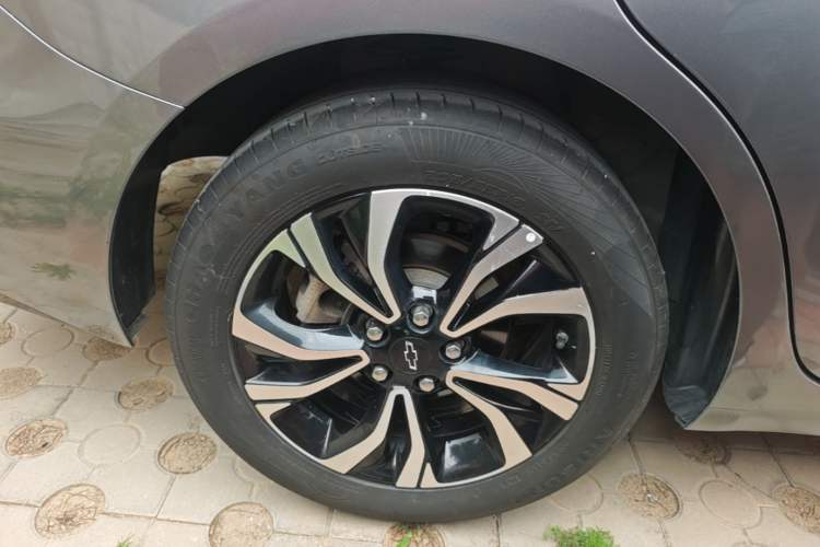 Used Chevrolet Monza 2019 RS 330T Automatic Sporty Edition China VI Standard Right Rear Wheel Hub