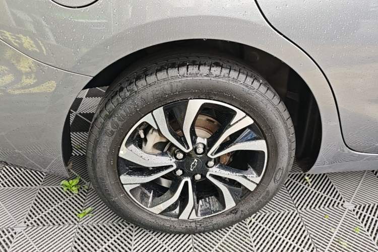 Used Chevrolet Monza 2019 RS 330T Automatic Comfort Edition China VI Standard Right Rear Wheel Hub