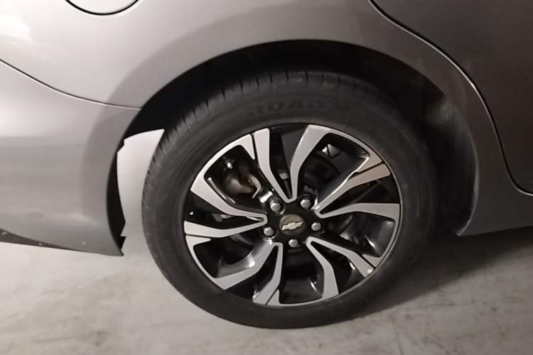 Used Chevrolet Monza 2019 RS 330T Automatic Comfort Edition China VI Standard Right Rear Wheel Hub