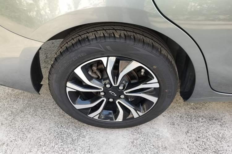 Used Chevrolet Monza 2019 RS 330T Automatic Comfort Edition China VI Standard Right Rear Wheel Hub