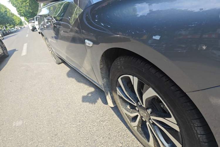 Used Chevrolet Monza 2019 RS 330T Automatic Comfort Edition China VI Standard Right Side Sill