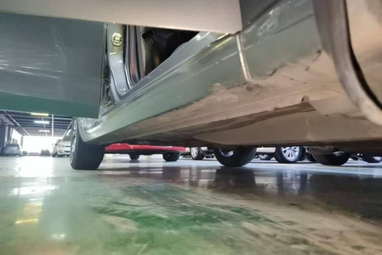 Used Chevrolet Monza 2019 RS 330T Automatic Comfort Edition China VI Standard Right Side Sill