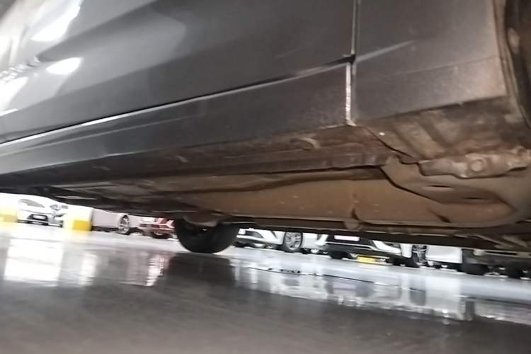 Used Chevrolet Monza 2019 RS 330T Automatic Comfort Edition China VI Standard Right Side Sill