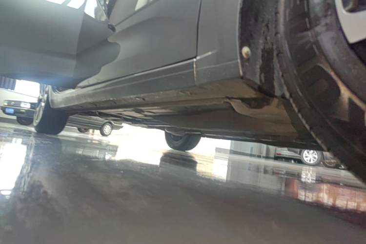 Used Chevrolet Monza 2019 RS 330T Automatic Comfort Edition China VI Standard Right Side Sill