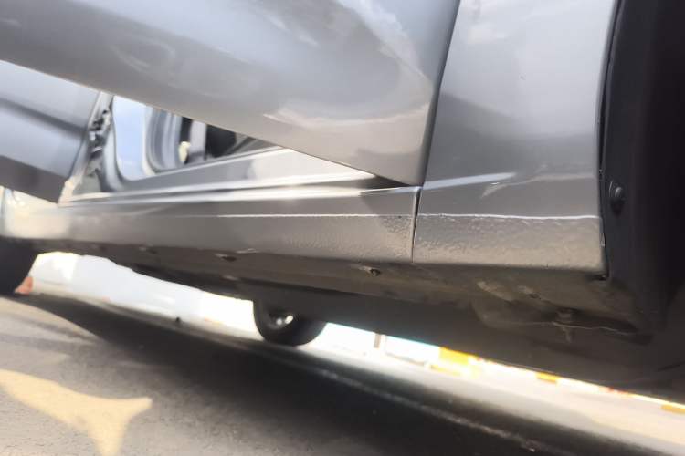 Used Chevrolet Monza 2019 RS 330T Automatic Comfort Edition China VI Standard Right Side Sill