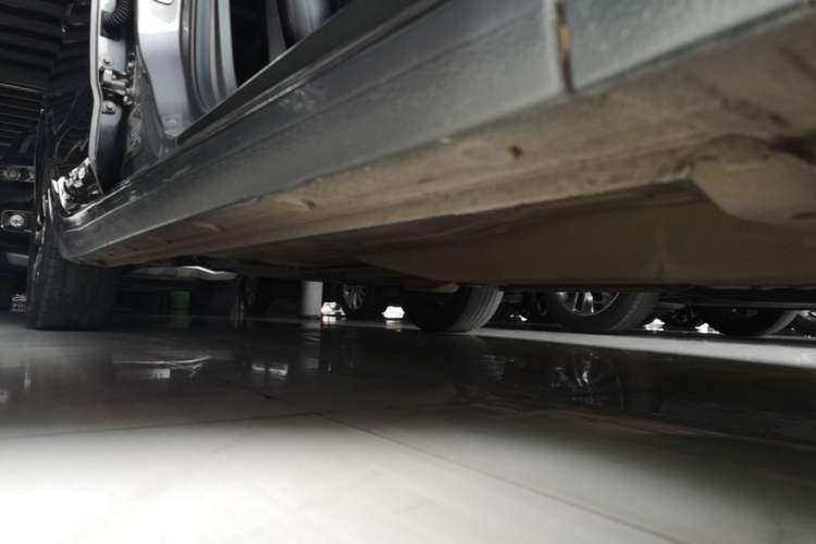 Used Chevrolet Monza 2019 RS 330T Automatic Comfort Edition China VI Standard Right Side Sill