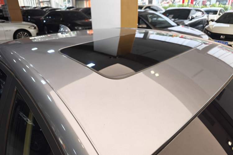 Used Chevrolet Monza 2019 Redline 320T Dual-Clutch Sporty Version China VI Standard Roof