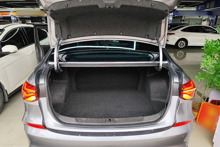 Used Chevrolet Monza 2019 RS 330T Automatic Comfort Edition China VI Standard Trunk