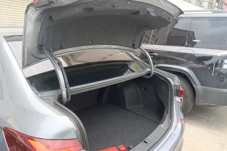 Used Chevrolet Monza 2019 RS 330T Automatic Comfort Edition China VI Standard Trunk