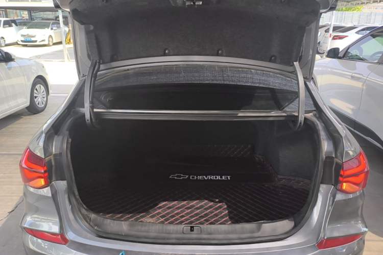 Used Chevrolet Monza 2019 Redline 320T Dual-Clutch Sporty Version China VI Standard Trunk