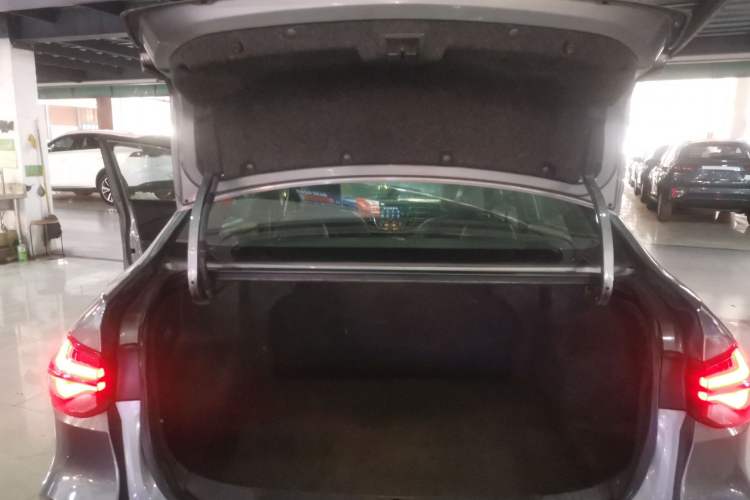 Used Chevrolet Monza 2019 RS 330T Automatic Comfort Edition China VI Standard Trunk