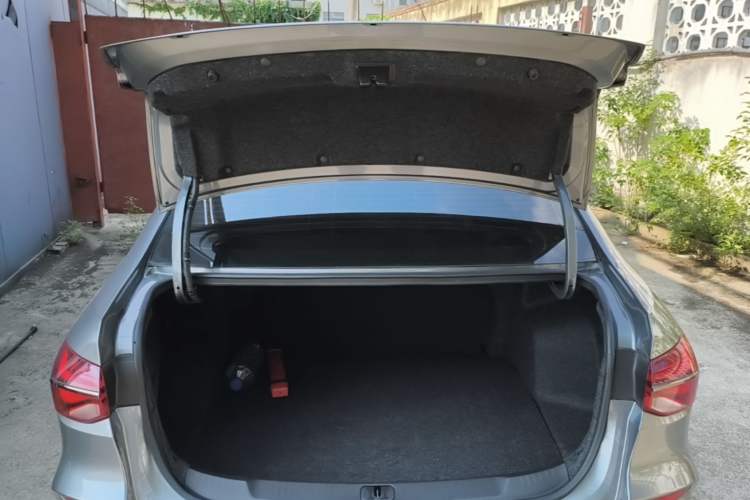Used Chevrolet Monza 2019 RS 330T Automatic Comfort Edition China VI Standard Trunk