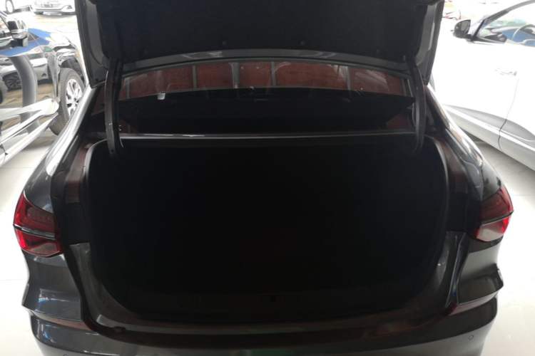 Used Chevrolet Monza 2019 RS 330T Automatic Comfort Edition China VI Standard Trunk