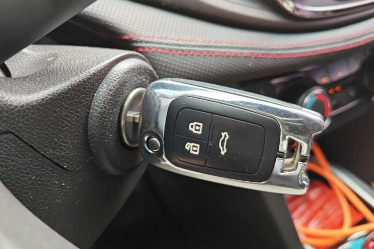 Used Chevrolet Monza 2019 RS 330T Automatic Comfort Edition China VI Standard Vehicle Key