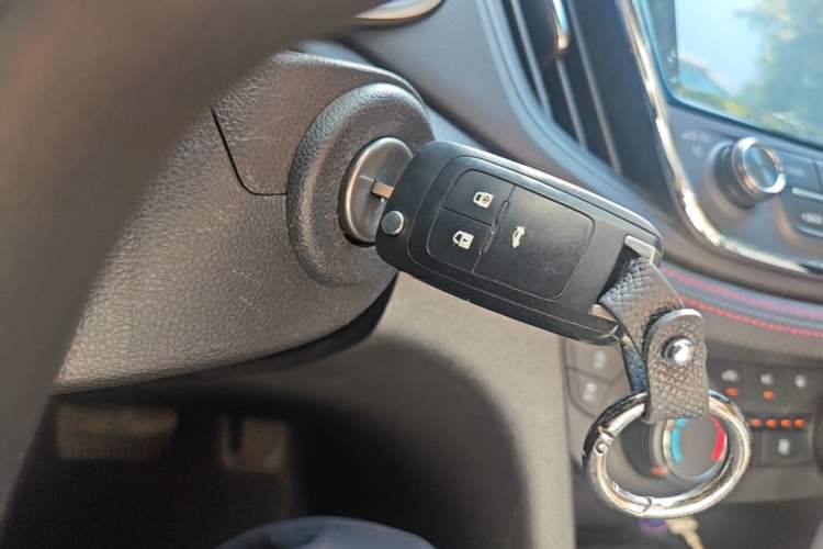 Used Chevrolet Monza 2019 RS 330T Automatic Comfort Edition China VI Standard Vehicle Key