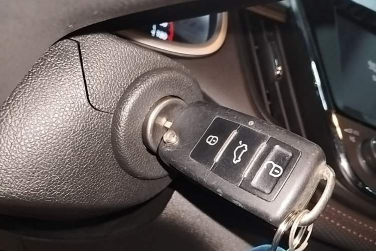 Used Chevrolet Monza 2019 RS 330T Automatic Comfort Edition China VI Standard Vehicle Key