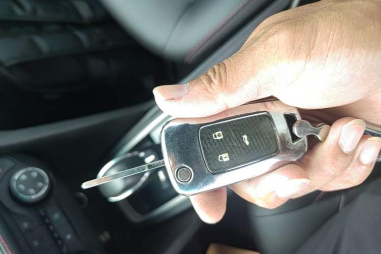 Used Chevrolet Monza 2019 RS 330T Automatic Comfort Edition China VI Standard Vehicle Key