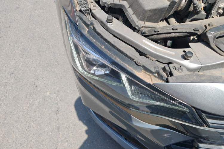 Used Chevrolet Monza 2019 RS 330T Automatic Comfort Edition China VI Standard Right Front Headlight