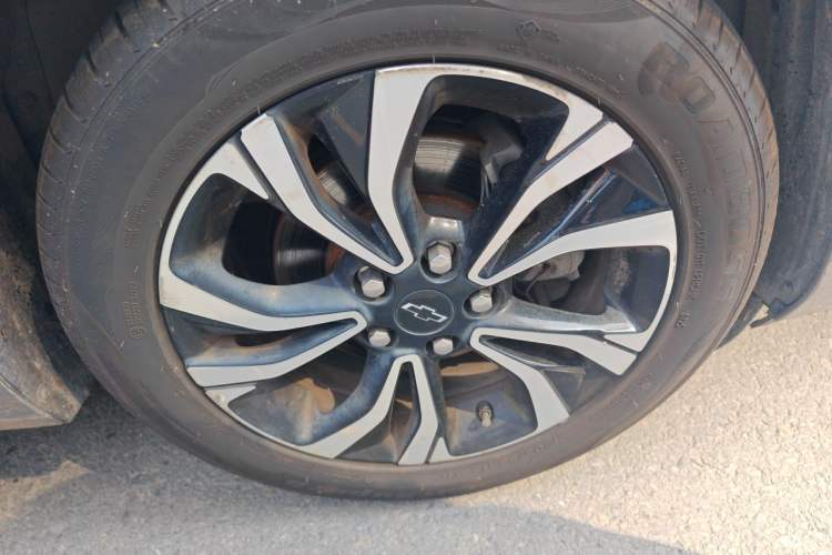 Used Chevrolet Monza 2019 RS 330T Automatic Comfort Edition China VI Standard Right Front Wheel Hub
