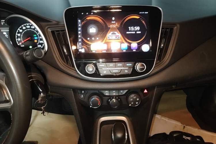 Used Chevrolet Monza 2019 Redline 320T Dual-Clutch Sporty Version China VI Standard Audio And AC Panel