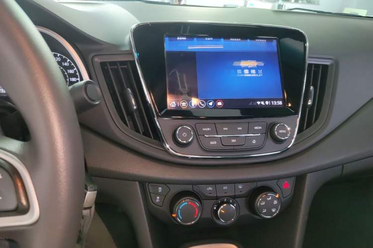 Used Chevrolet Monza 2019 Redline 320T Dual-Clutch Joyful Edition China VI Standard Audio And AC Panel