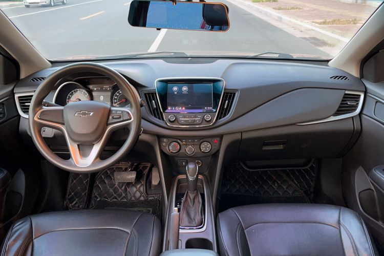 Used Chevrolet Monza 2019 Redline 320T Dual-Clutch Joyful Edition China VI Standard Center Console