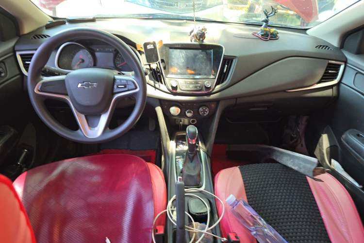 Used Chevrolet Monza 2019 Redline 320T Dual-Clutch Joyful Edition China VI Standard Center Console