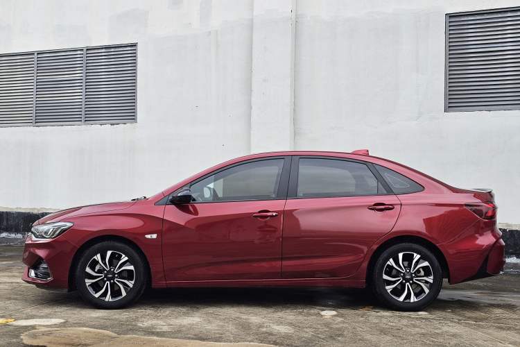 Used Chevrolet Monza 2019 RS 330T Automatic Comfort Edition China VI Standard Exterior 3