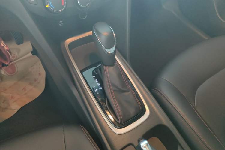 Used Chevrolet Monza 2019 Redline 320T Dual-Clutch Sporty Version China VI Standard Gear Lever