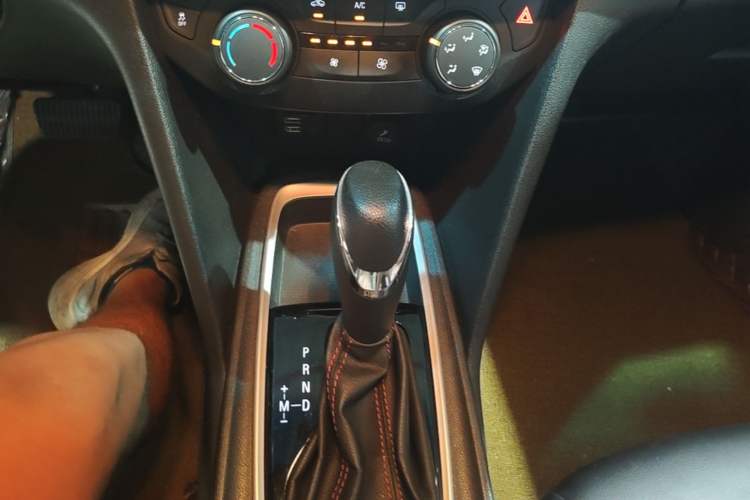 Used Chevrolet Monza 2019 RS 330T Automatic Comfort Edition China VI Standard Gear Lever