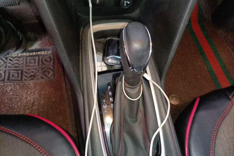 Used Chevrolet Monza 2019 Redline 320T Dual-Clutch Joyful Edition China VI Standard Gear Lever