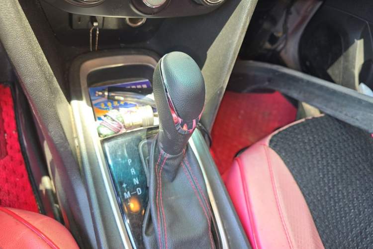 Used Chevrolet Monza 2019 Redline 320T Dual-Clutch Joyful Edition China VI Standard Gear Lever