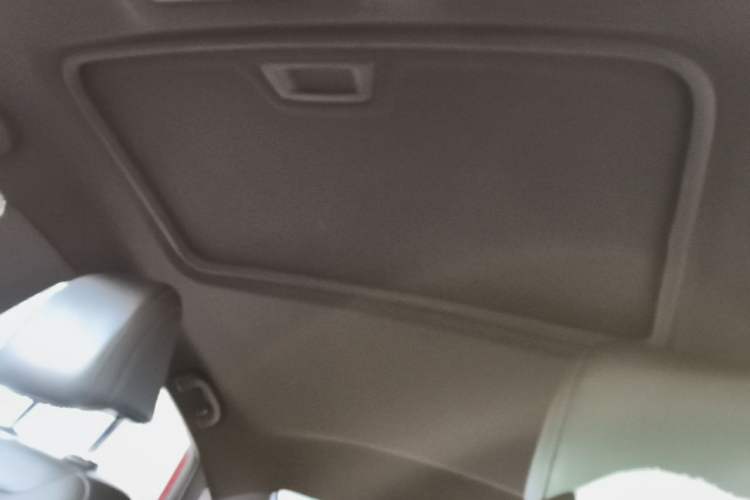 Used Chevrolet Monza 2019 RS 330T Automatic Comfort Edition China VI Standard Headliner