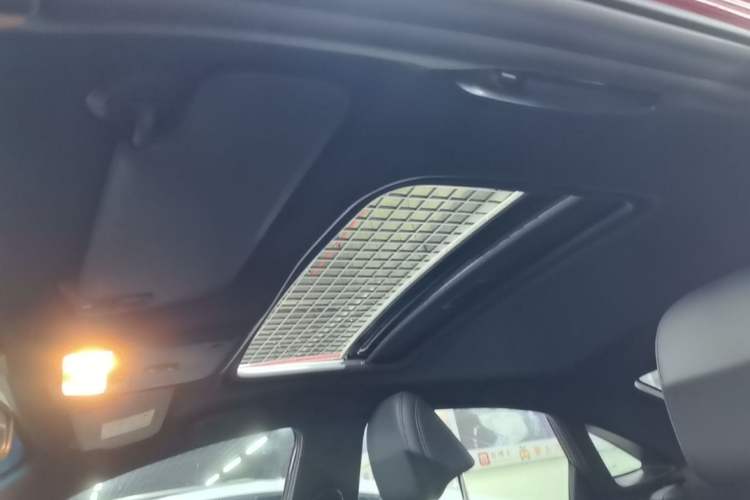 Used Chevrolet Monza 2019 RS 330T Automatic Comfort Edition China VI Standard Headliner