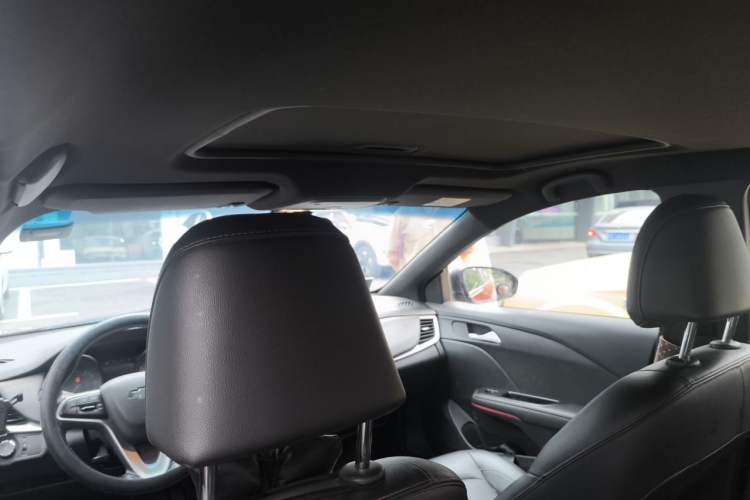 Used Chevrolet Monza 2019 RS 330T Automatic Comfort Edition China VI Standard Headliner