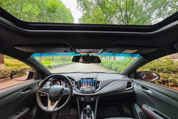 Used Chevrolet Monza 2019 RS 330T Automatic Sporty Edition China VI Standard Headliner