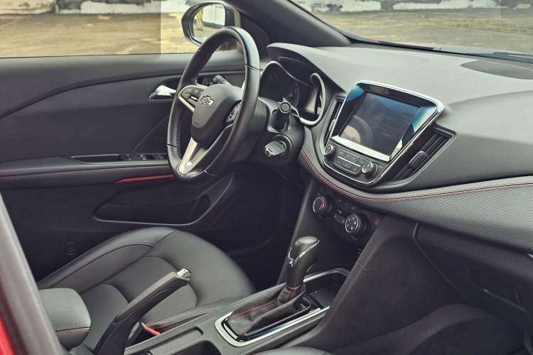 Used Chevrolet Monza 2019 RS 330T Automatic Comfort Edition China VI Standard Interior 2
