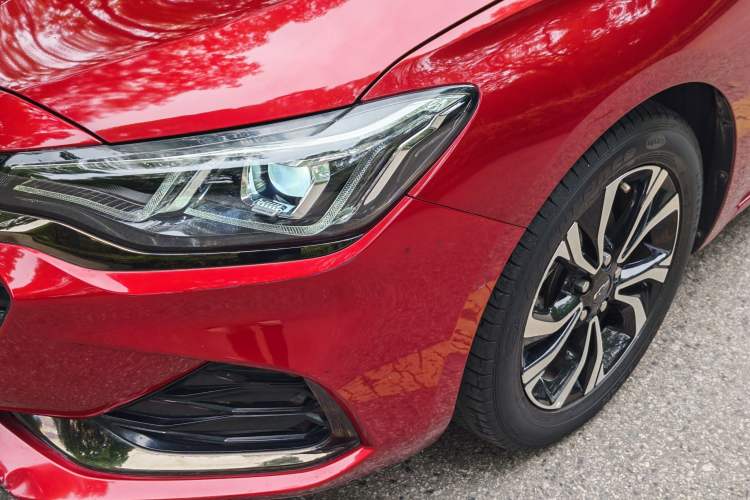 Used Chevrolet Monza 2019 RS 330T Automatic Sporty Edition China VI Standard Left Front Headlight