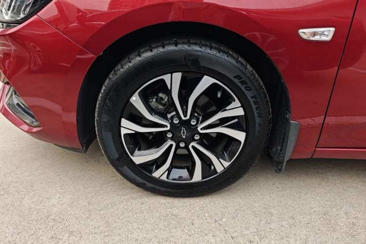 Used Chevrolet Monza 2019 RS 330T Automatic Comfort Edition China VI Standard Left Front Wheel Hub