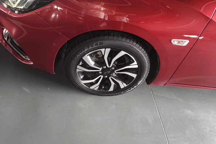 Used Chevrolet Monza 2019 RS 330T Automatic Sporty Edition China VI Standard Left Front Wheel Hub